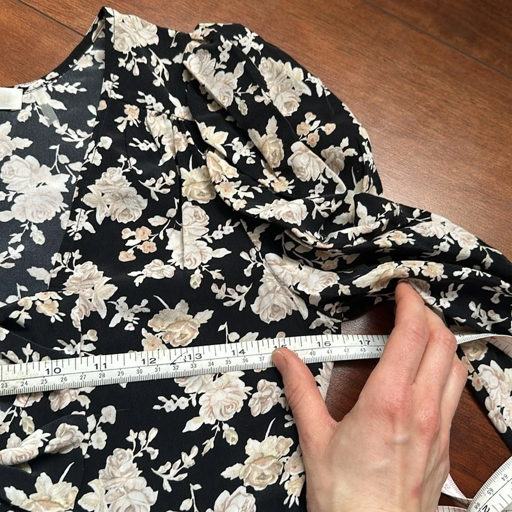 LOVESHACKFANCY Puff Sleeve Plunging V Neck Dark Floral Blouse w/ bow size 2 silk